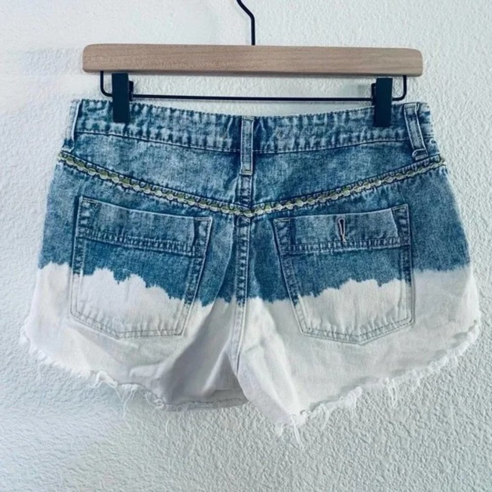 Free People Dip Dye Embroidered Denim Shorts Size 27 - Picture 3 of 6